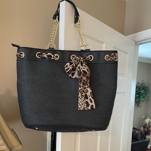 Black Straw-Like handbag. NEW!!